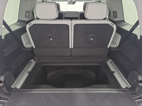 Used 2023 Rivian R1S Adventure image 26