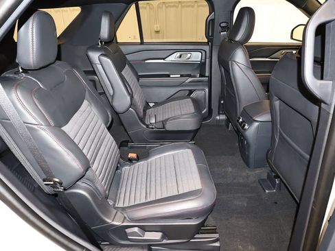 New 2026 Ford Explorer ST-Line AWD/4WD image 17