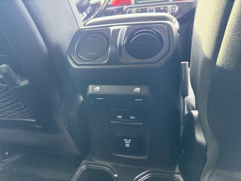 Used 2021 Jeep Wrangler Unlimited Rubicon AWD/4WD image 15