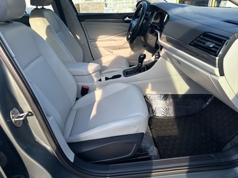 Used 2019 Volkswagen Jetta SEL FWD image 12