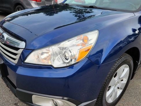 Used 2011 Subaru Outback 2.5i Premium image 21