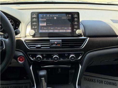 Used 2018 Honda Accord EX image 41