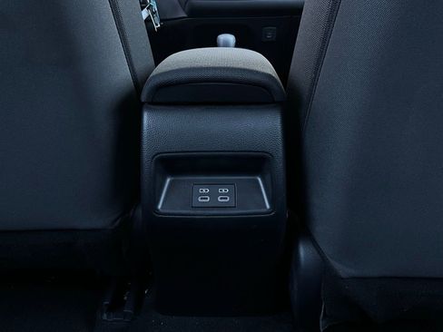 Used 2025 Toyota Corolla LE image 12