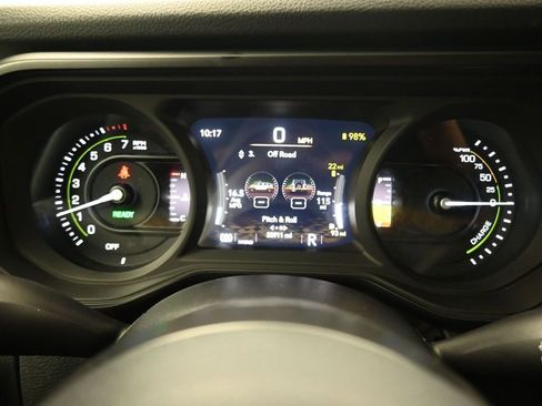 Used 2024 Jeep Wrangler Unlimited image 17