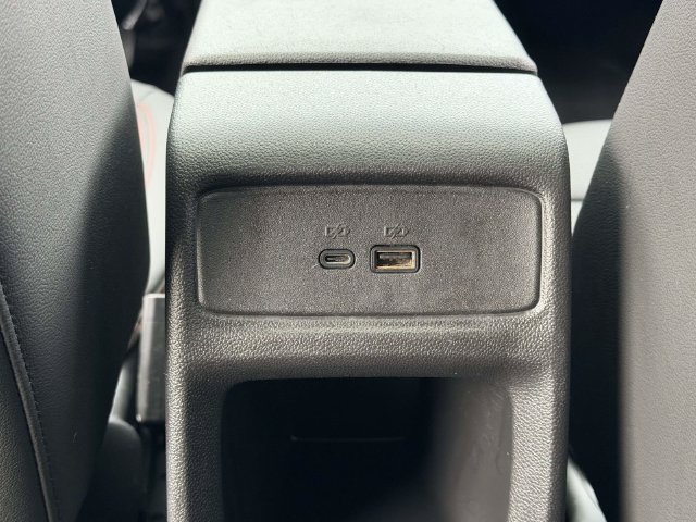 Certified 2024 Chevrolet Trax RS w/ Sunroof Package FWD image 19