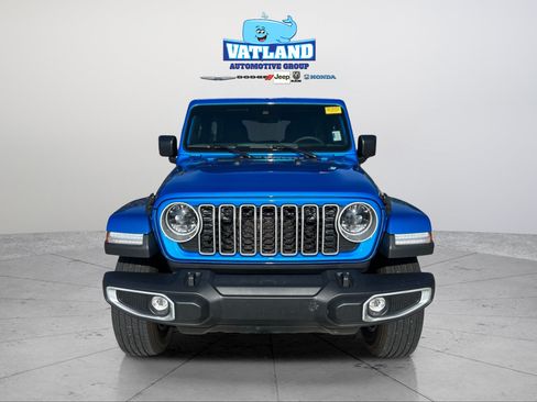 Certified 2025 Jeep Wrangler Unlimited Sahara AWD/4WD image 8