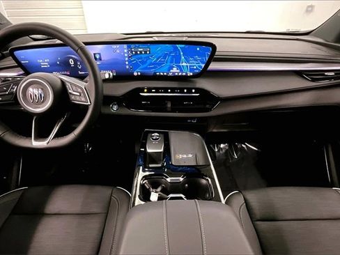 Used 2025 Buick Enclave Sport Touring w/ Power Package image 14