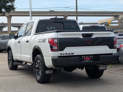 Used 2024 Nissan Titan PRO-4X w/ Pro-4x Convenience Package AWD/4WD image 4