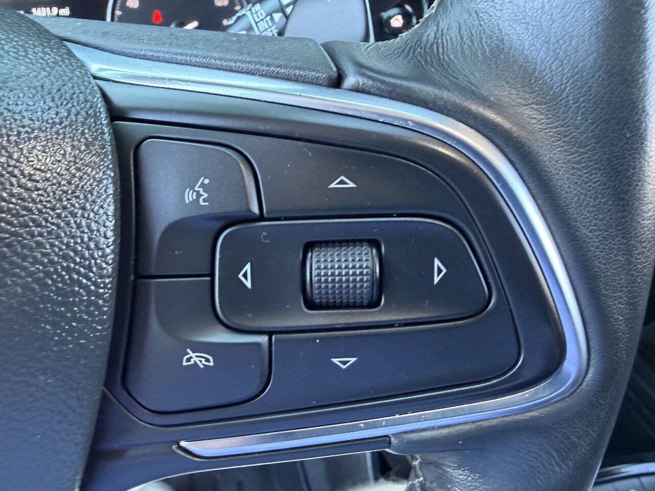 Used 2021 Buick Envision Essence w/ Technology Package I AWD/4WD image 19