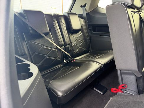 Used 2024 Volkswagen Atlas SE image 31