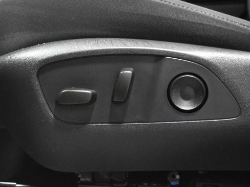 Used 2025 GMC Acadia Elevation image 4