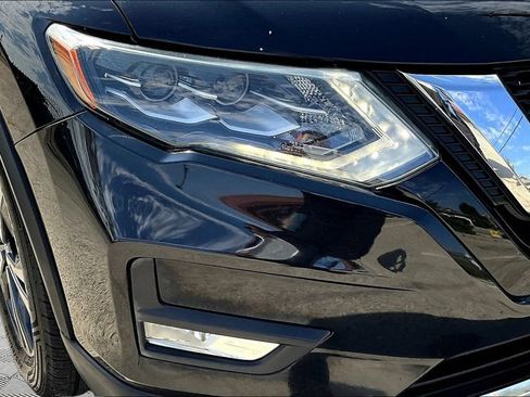 Used 2017 Nissan Rogue SL w/ SL Premium Package FWD image 32