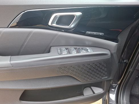 New 2026 Kia Carnival SX Prestige FWD image 8