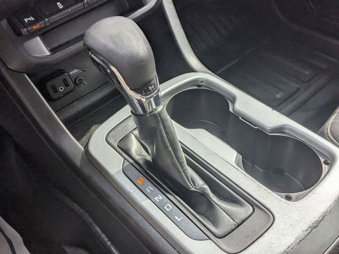 Used 2022 Chevrolet Colorado LT w/ Fleet Safety Package image 23