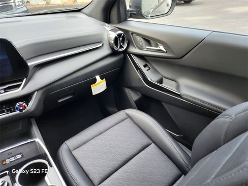 New 2026 Chevrolet Equinox LT w/ Convenience Package II image 13