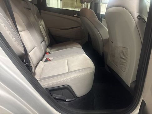 Used 2018 Hyundai Tucson SE image 12