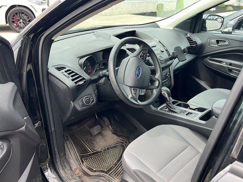 Used 2017 Ford Escape S FWD image 1