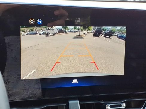 Used 2026 Chevrolet Equinox LT FWD image 24