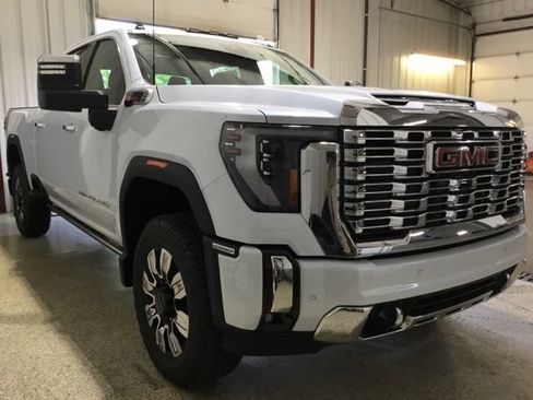 New 2026 GMC Sierra 2500 Denali w/ Denali Reserve Package AWD/4WD image 5