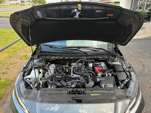 Used 2025 Nissan Altima 2.5 SV FWD image 32