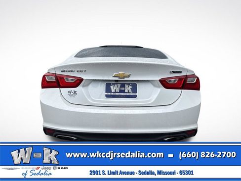Used 2018 Chevrolet Malibu Premier w/ Premier Sun and Wheel Package FWD image 9
