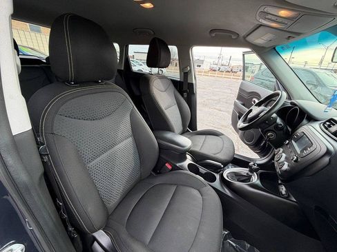 Used 2016 Kia Soul + FWD image 18