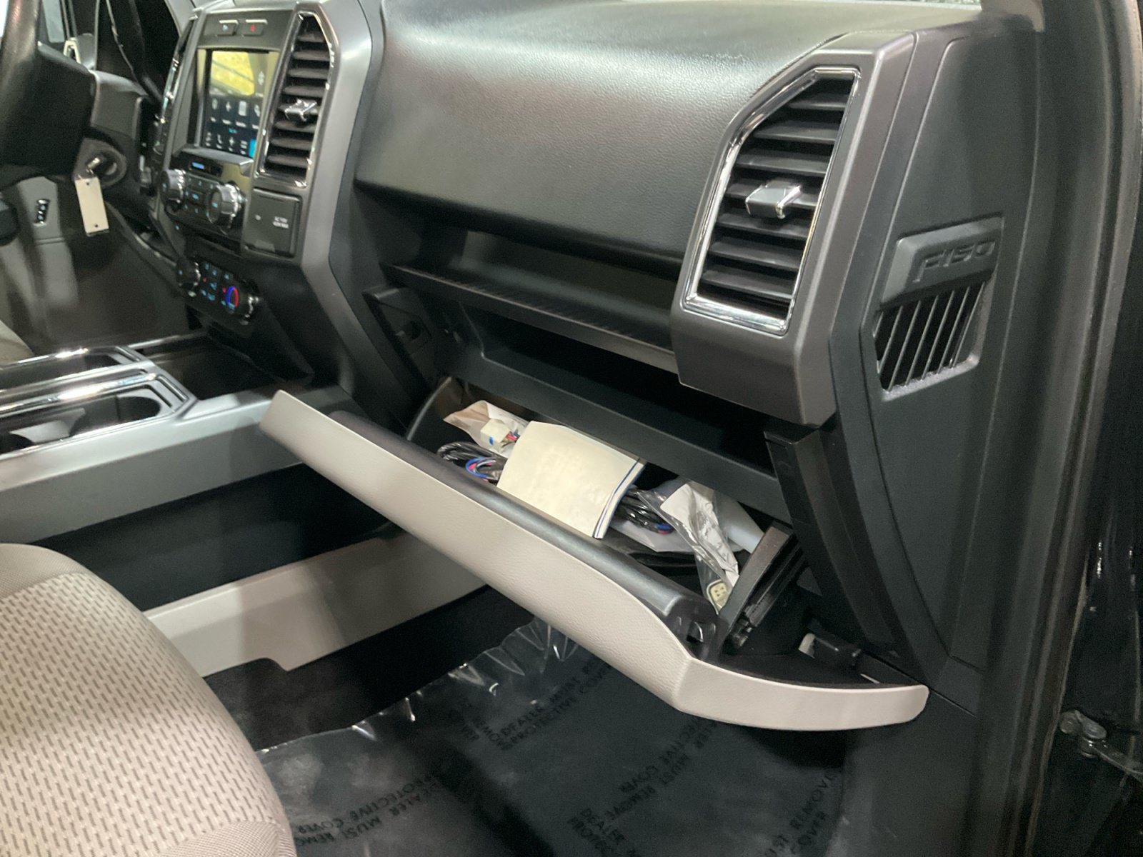 Used 2016 Ford F150 XLT w/ Equipment Group 302A Luxury AWD/4WD image 22