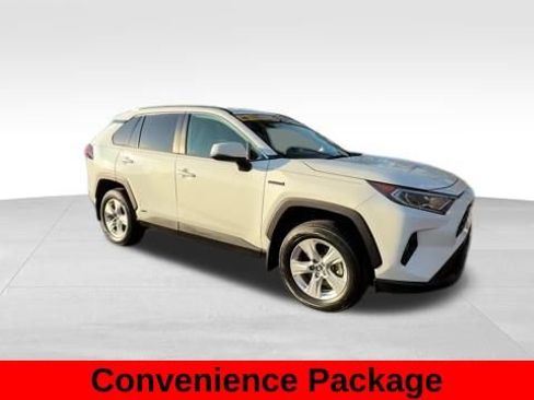 Used 2021 Toyota RAV4 XLE w/ Convenience Package image 9