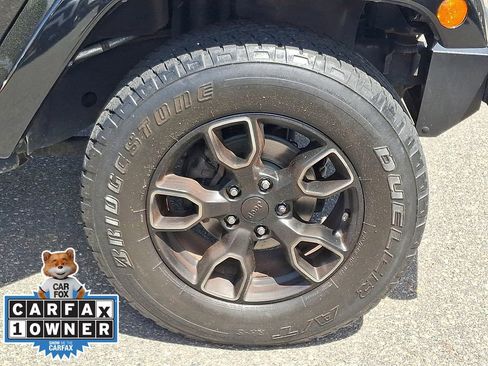Used 2018 Jeep Wrangler Sahara AWD/4WD image 8