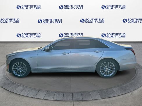 Used 2018 Cadillac CT6 Luxury AWD/4WD image 3