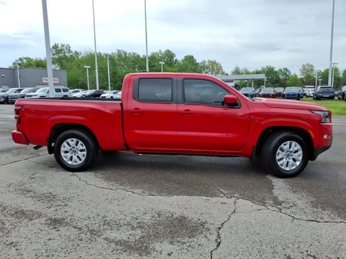 Certified 2024 Nissan Frontier SV w/ Technology Package RWD image 2