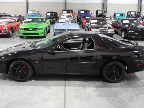 Used 1995 Chevrolet Camaro Z28 RWD image 29