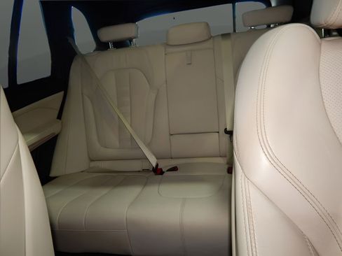 Used 2022 BMW X5 xDrive40i w/ M Sport Package image 26