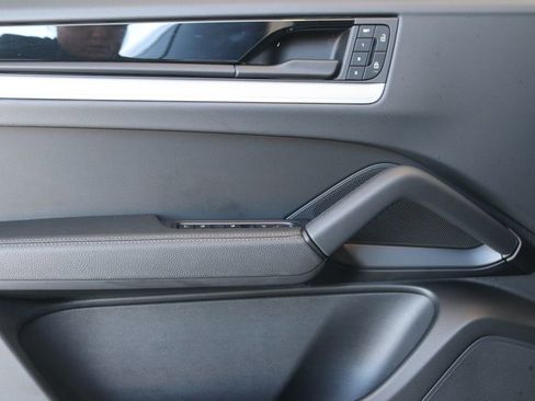 Used 2024 Porsche Cayenne image 13
