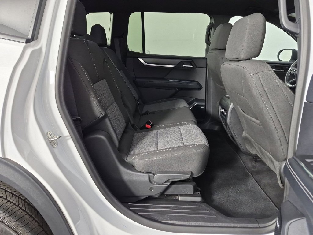 Certified 2025 GMC Acadia Elevation FWD image 34