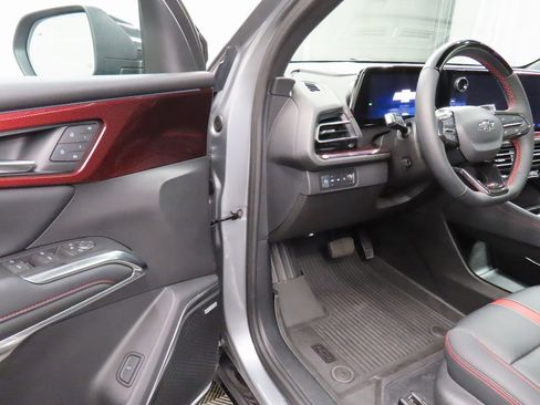 Used 2024 Chevrolet Traverse RS w/ LPO, Floor Liner Package image 56