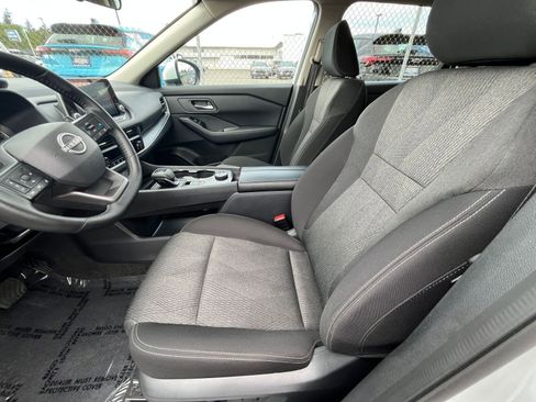 Used 2025 Nissan Rogue SV AWD/4WD image 29