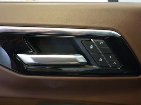 Certified 2025 Chevrolet Suburban High Country image 25