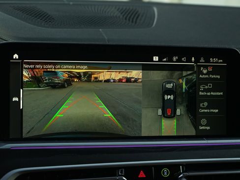 Used 2022 BMW X7 xDrive40i w/ Premium Package image 10