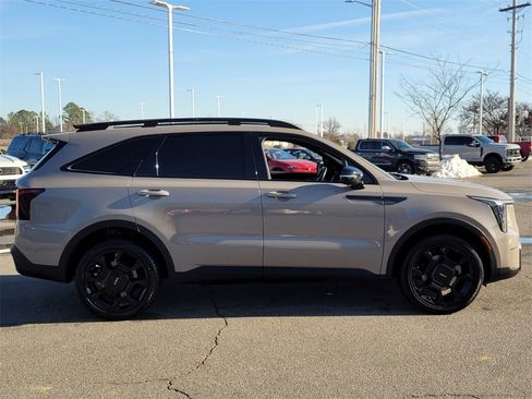 Used 2024 Kia Sorento SX Prestige image 2