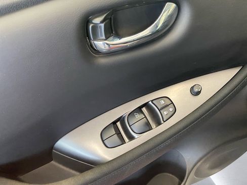 Used 2023 Nissan Leaf S image 12