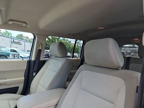 Used 2018 Ford Flex SE FWD image 14