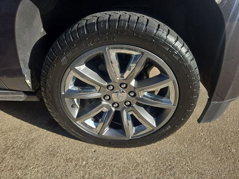 Used 2018 Chevrolet Tahoe Premier AWD/4WD image 24