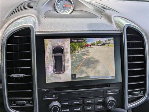 Used 2018 Porsche Cayenne Platinum Edition AWD/4WD image 12