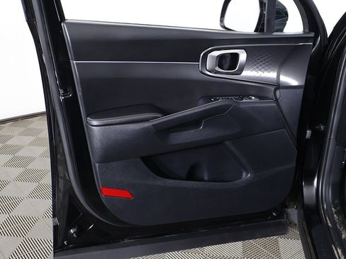 Used 2023 Kia Sorento LX image 22