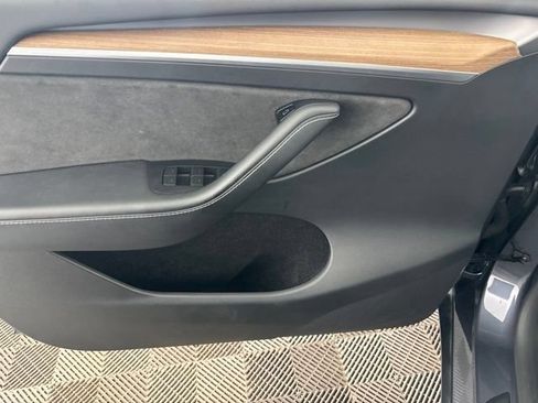Used 2023 Tesla Model Y Long Range AWD/4WD image 21