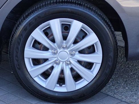 Used 2013 Toyota Corolla LE FWD image 13