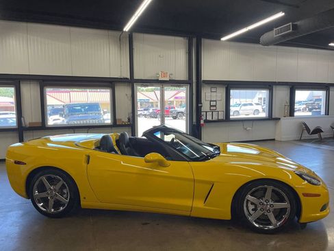 Used 2007 Chevrolet Corvette Convertible w/ Preferred Equipment Group RWD image 24