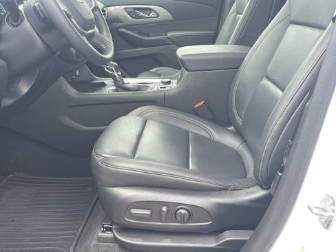 Used 2023 Chevrolet Traverse LT w/ LT Premium Package AWD/4WD image 20