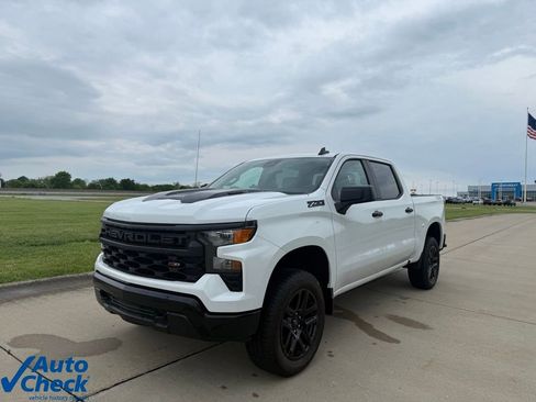 Used 2026 Chevrolet Silverado 1500 Custom Trail Boss w/ Turbomax Blackout Package AWD/4WD image 8